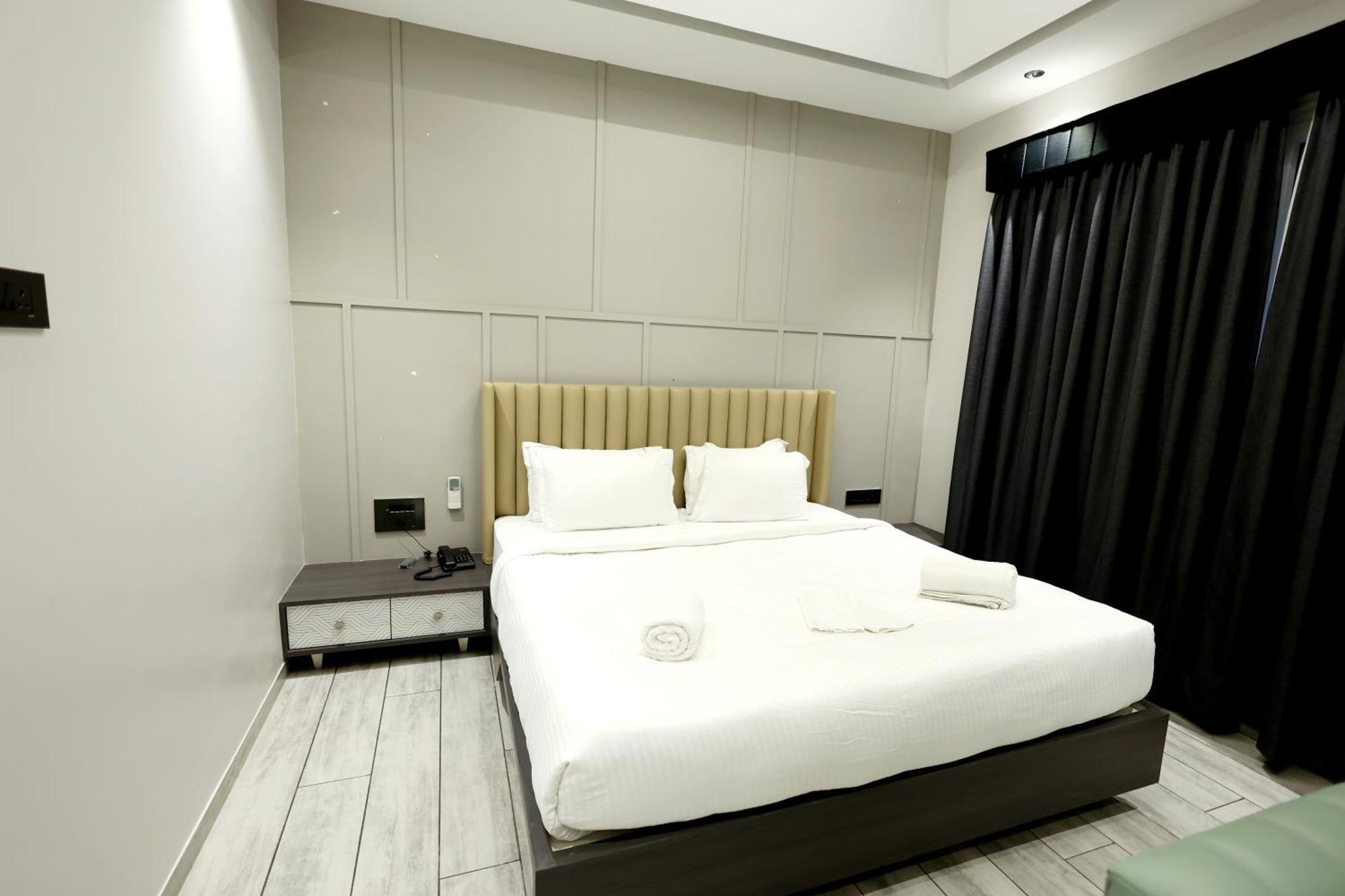 Hotel Statusinn, Ichalkaranji Экстерьер фото