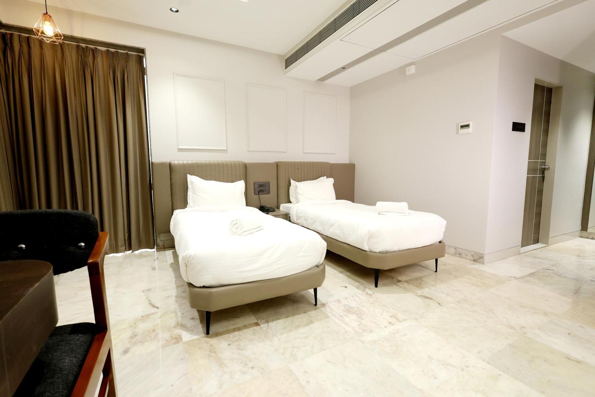 Hotel Statusinn, Ichalkaranji Экстерьер фото