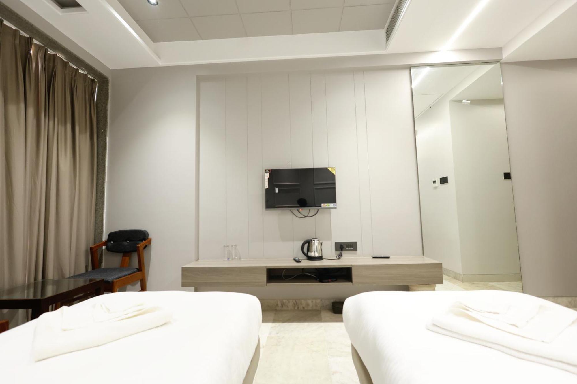 Hotel Statusinn, Ichalkaranji Экстерьер фото