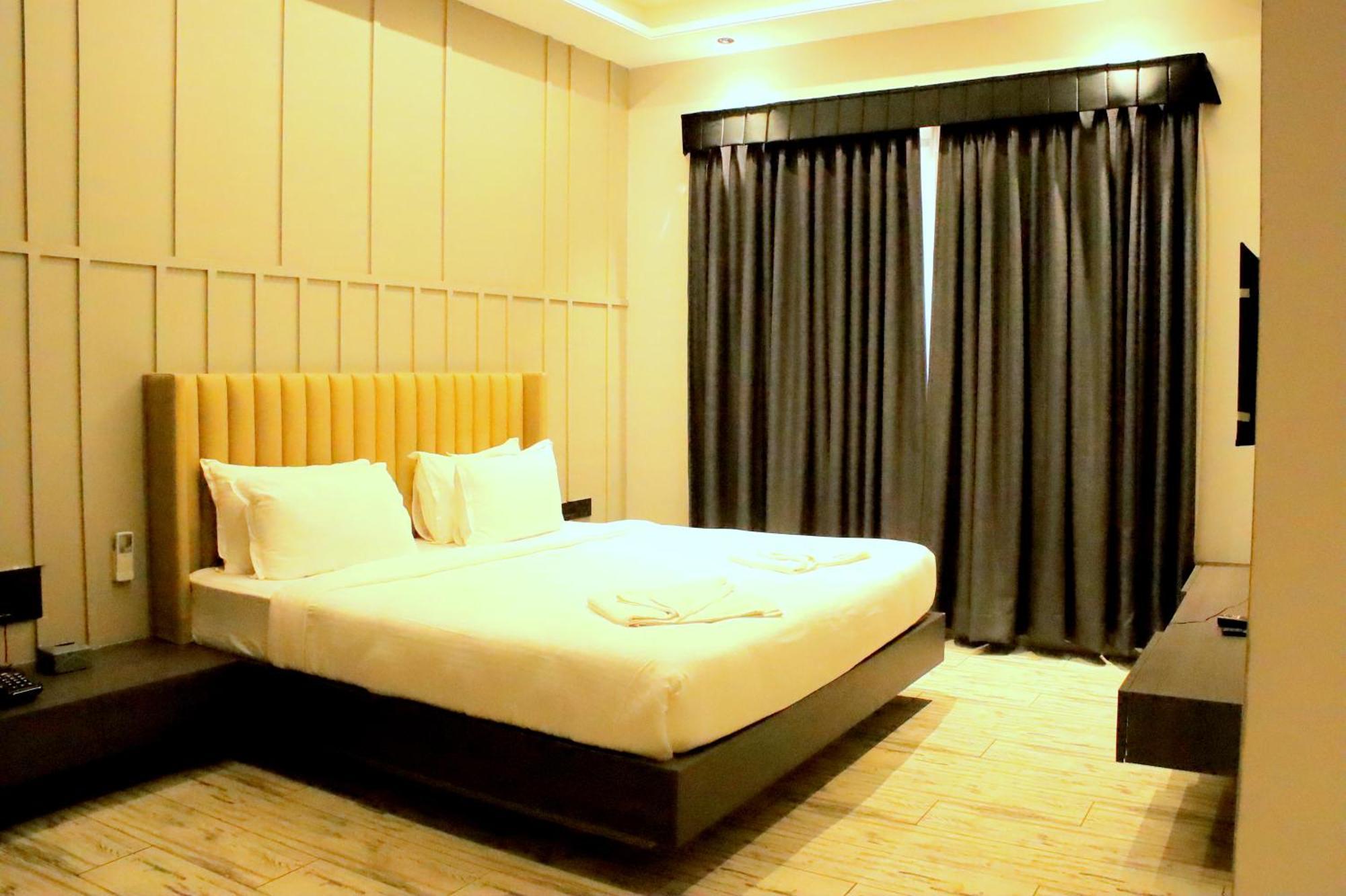 Hotel Statusinn, Ichalkaranji Экстерьер фото