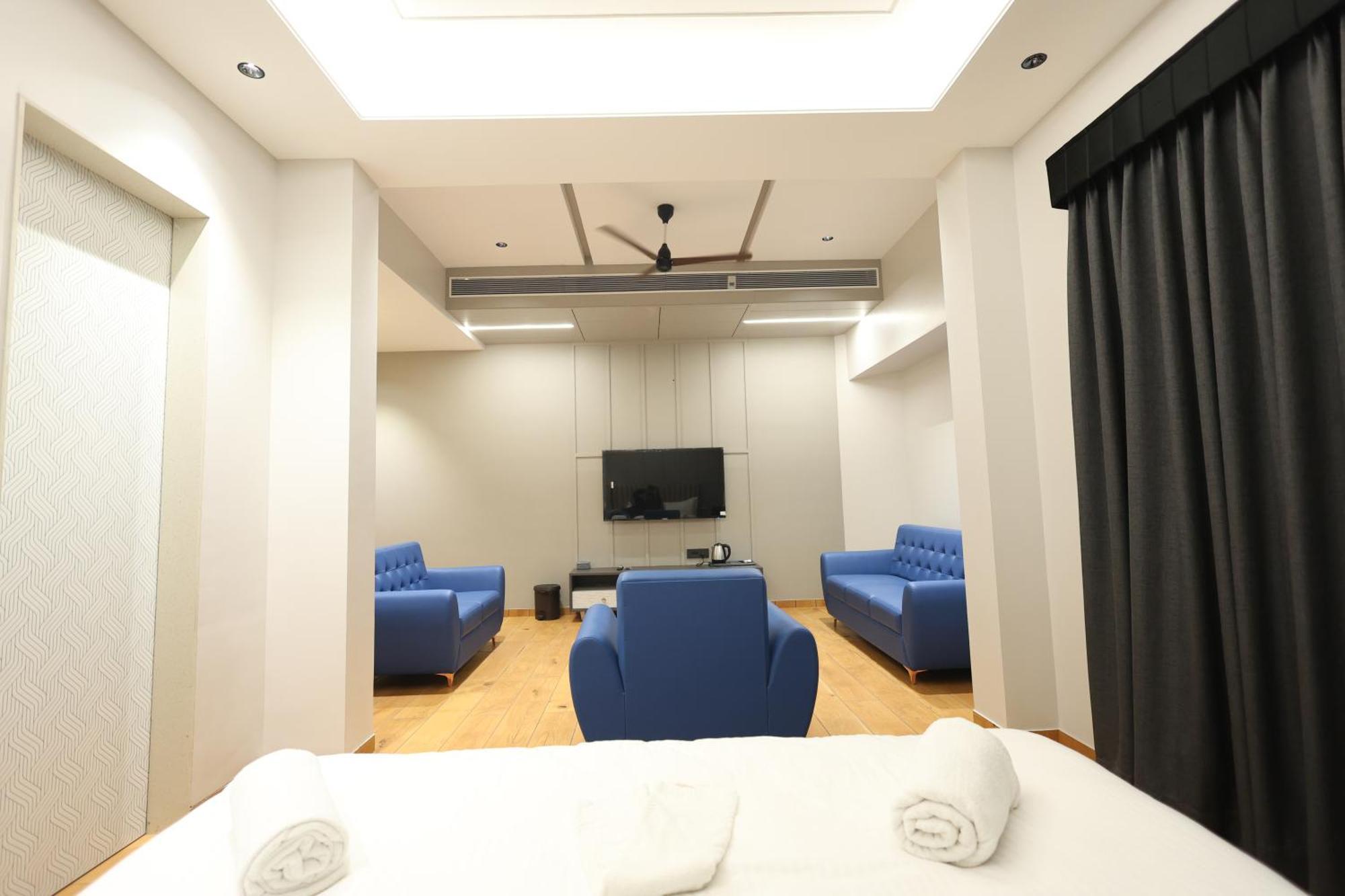 Hotel Statusinn, Ichalkaranji Экстерьер фото
