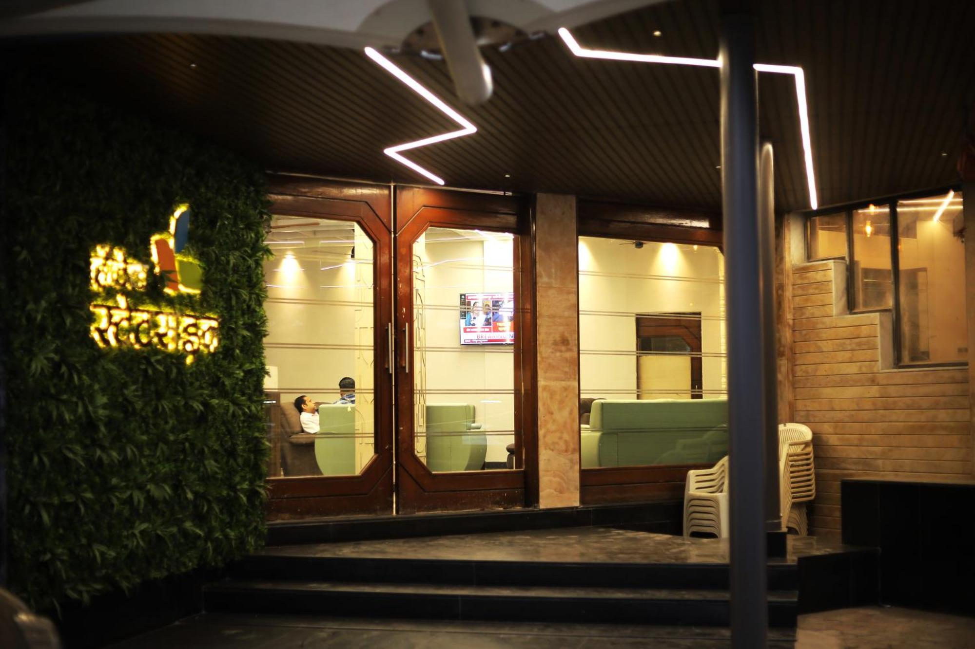 Hotel Statusinn, Ichalkaranji Экстерьер фото